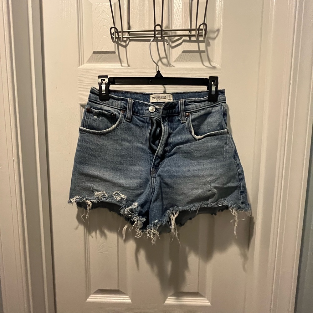Abercrombie & Fitch Curve Love 90s Relaxed Cutoff Jean Shorts